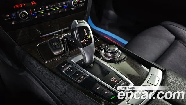 BMW 7 серии 2012 thumb 11