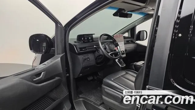 Hyundai Staria 2023 thumb 10