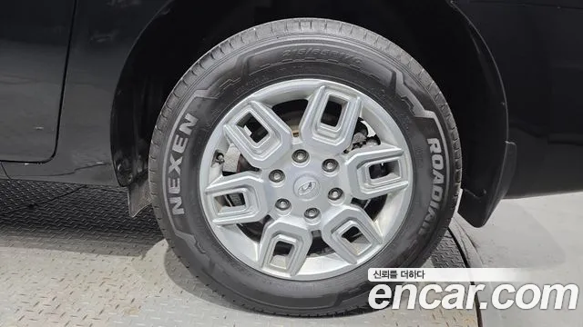Hyundai Staria 2023 thumb 9