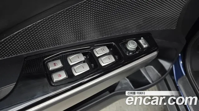 KGM Tivoli 2016 thumb 12