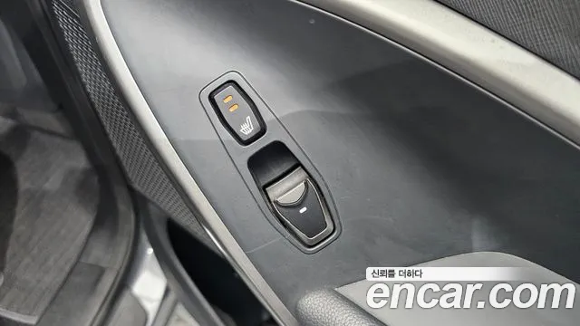 Hyundai Santafe 2016 thumb 6