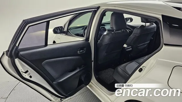 Toyota Prius 2017 thumb 2