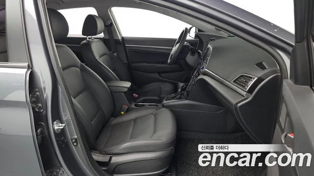 Hyundai Avante 2017 thumb 10