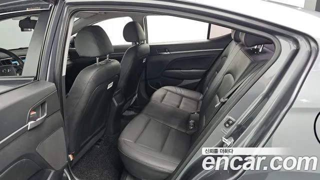Hyundai Avante 2017 thumb 4