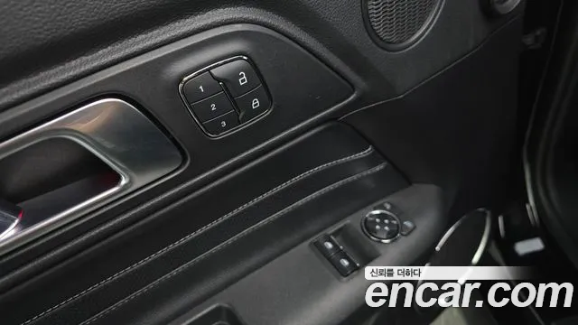Ford Mustang 2019 thumb 8