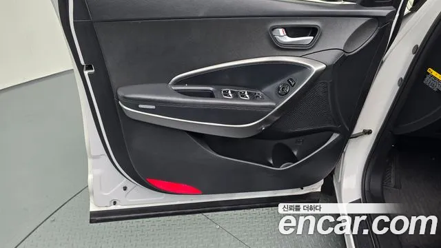 Hyundai Santafe 2017 thumb 7