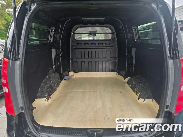 Hyundai Starex 2017 thumb 9