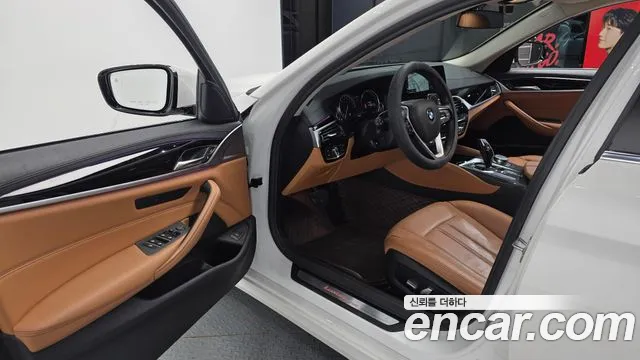 BMW 5 серии 2018 thumb 2