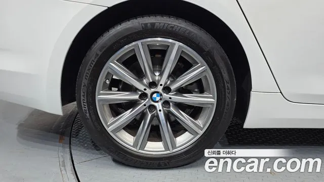 BMW 5 серии 2018 thumb 11