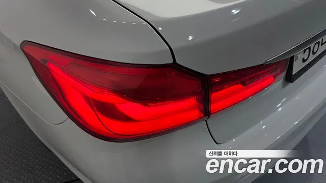 BMW 5 серии 2018 thumb 6