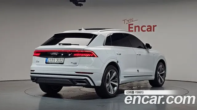 Audi Q8 2021 thumb 5