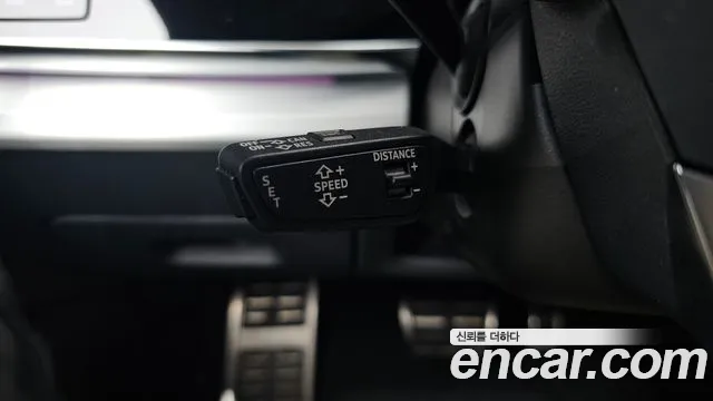 Audi Q8 2021 thumb 2