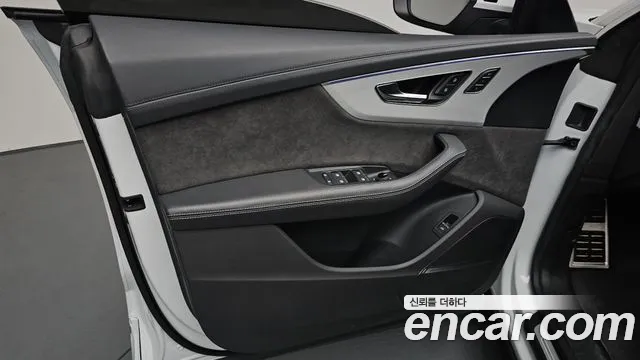 Audi Q8 2021 thumb 8