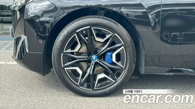 BMW iX 2024 thumb 8