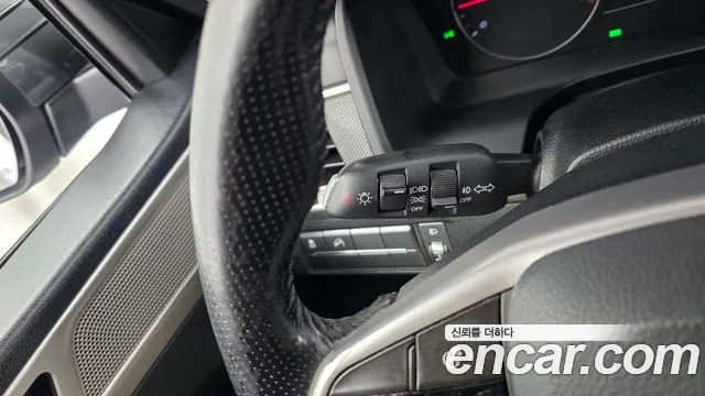 KGM Rexton 2018 thumb 2