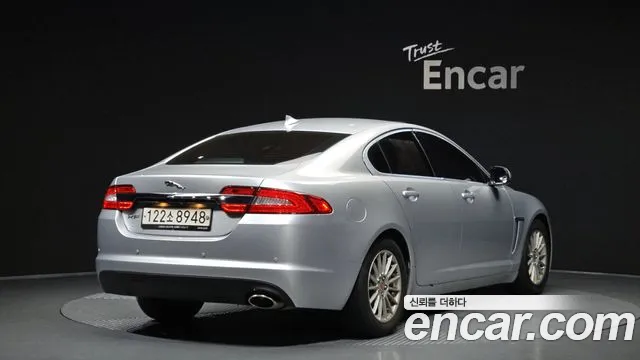Jaguar XF 2014 thumb 9