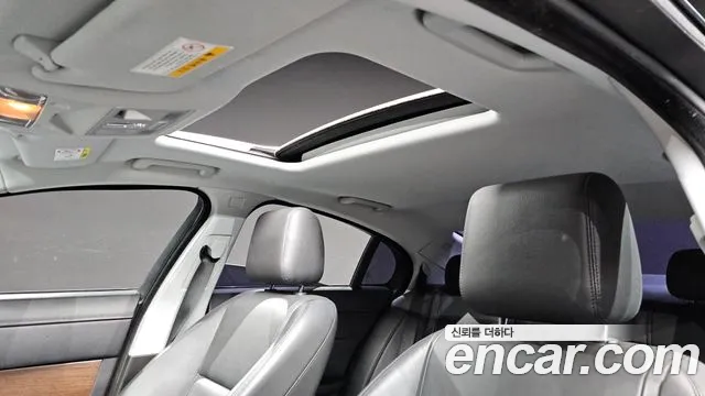Jaguar XF 2014 thumb 6