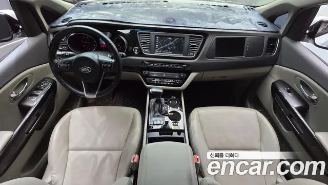 Kia Carnival 2018 thumb 11