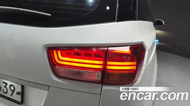 Kia Carnival 2018 thumb 8