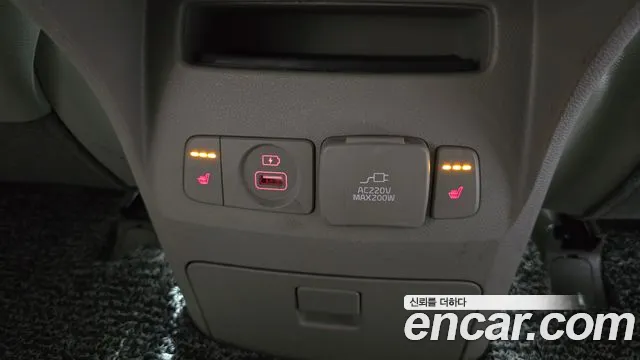 Kia Carnival 2018 thumb 12