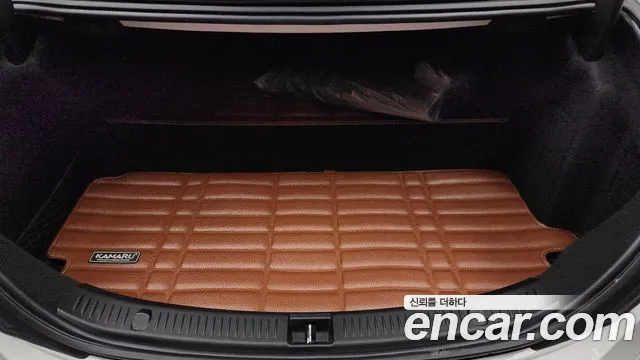 Mercedes-Benz E-Class 2023 thumb 10