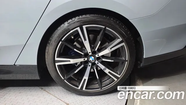 BMW 5 серии 2024 thumb 12