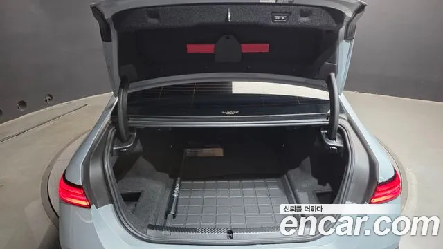BMW 5 серии 2024 thumb 2