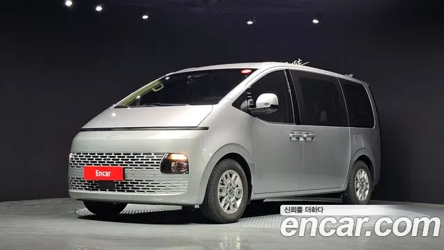 Hyundai Staria 2025 thumb 9