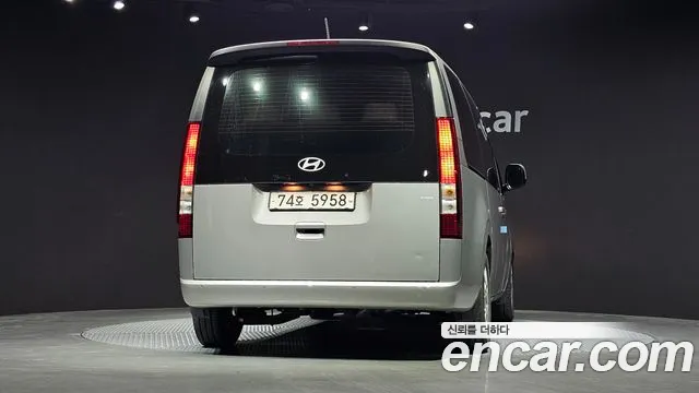 Hyundai Staria 2025 thumb 6