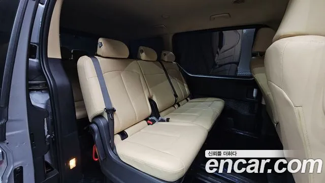 Hyundai Staria 2025 thumb 8