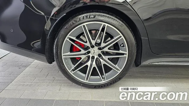 Mercedes-Benz AMG GT 2023 thumb 11