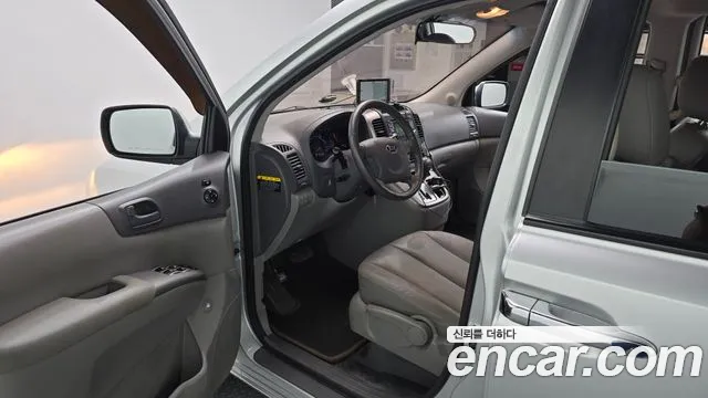 Kia Canival 2012 thumb 5