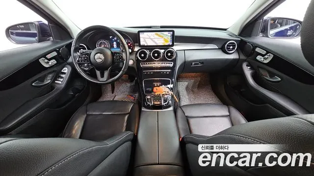 Mercedes-Benz C-Class 2019 thumb 10