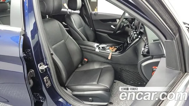 Mercedes-Benz C-Class 2019 thumb 4