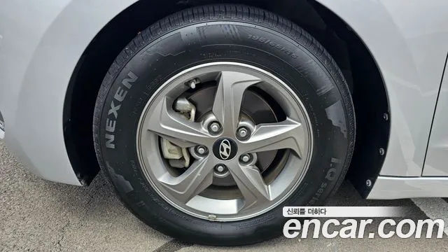 Hyundai Avante 2015 thumb 6