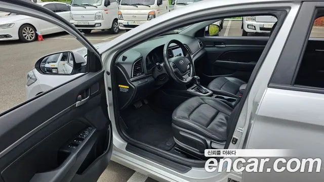 Hyundai Avante 2015 thumb 2