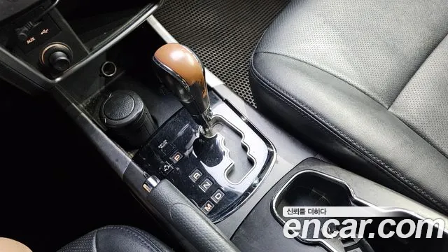KGM Korando 2016 thumb 9