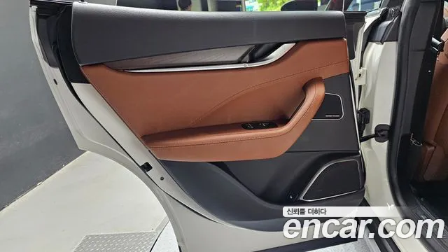 Maserati Levante 2020 thumb 8
