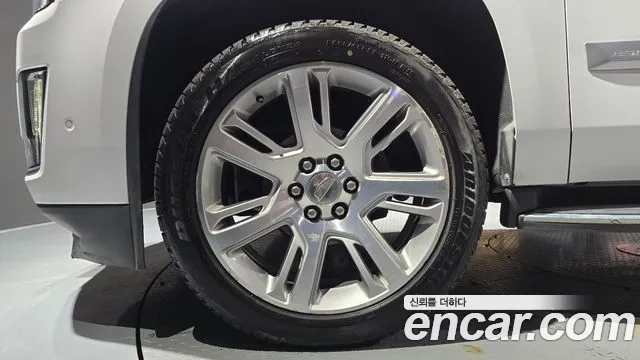 Cadillac Escalade 2018 thumb 9