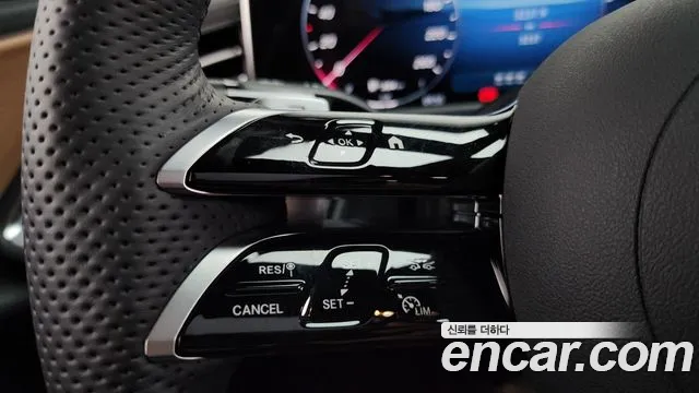 Mercedes-Benz E-Class 2025 thumb 8