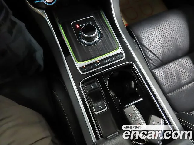 Jaguar XF 2017 thumb 6
