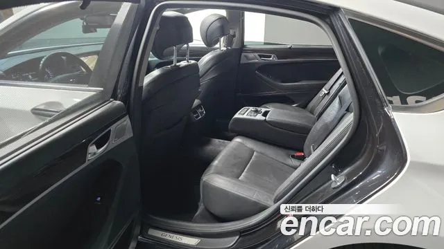 Genesis G80 2018 thumb 2