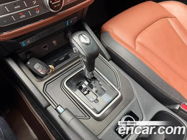 KGM Rexton 2018 thumb 11