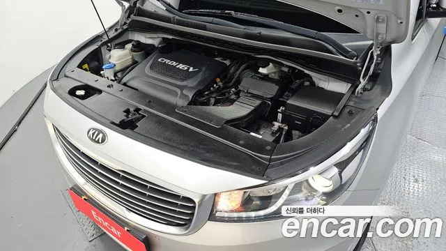 Kia Carnival 2018 thumb 4