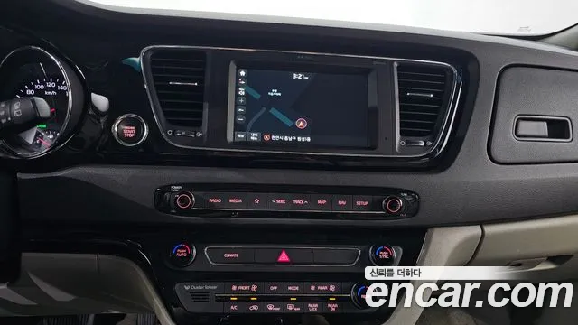 Kia Carnival 2018 thumb 2