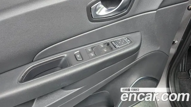 Renault QM3 2018 thumb 2