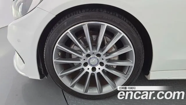 Mercedes-Benz C-Class 2016 thumb 10