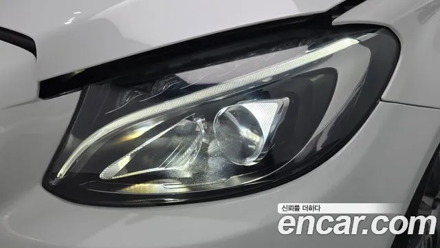 Mercedes-Benz C-Class 2016 thumb 7