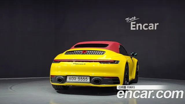 Porsche 911 2021 thumb 12
