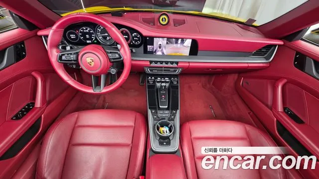 Porsche 911 2021 thumb 4